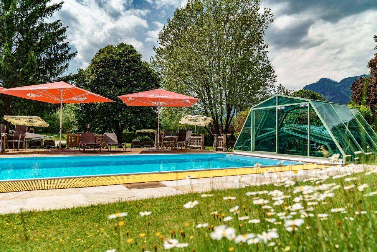 Sport & Familienhotel Baerenwirt Aich  Exterior photo