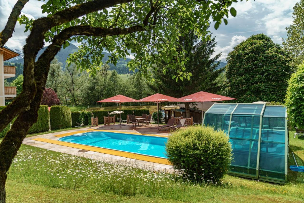 Sport & Familienhotel Baerenwirt Aich  Exterior photo
